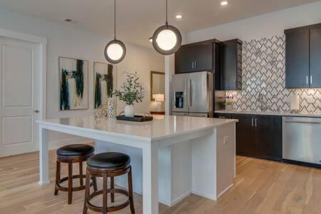 The Briar - Luxurious Condo Near Vanderbilt, แนชวิลล์ ภายนอก รูปภาพ